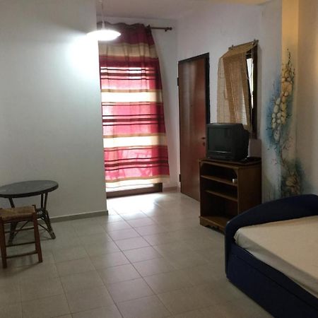 Peaceful Apartments In Elani Bagian luar foto