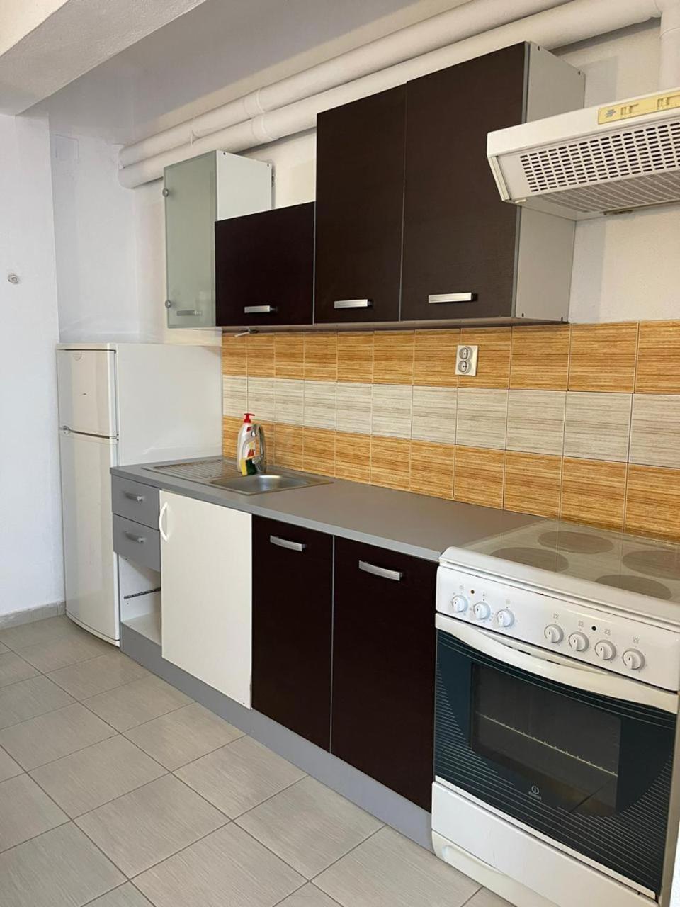 Peaceful Apartments In Elani Bagian luar foto